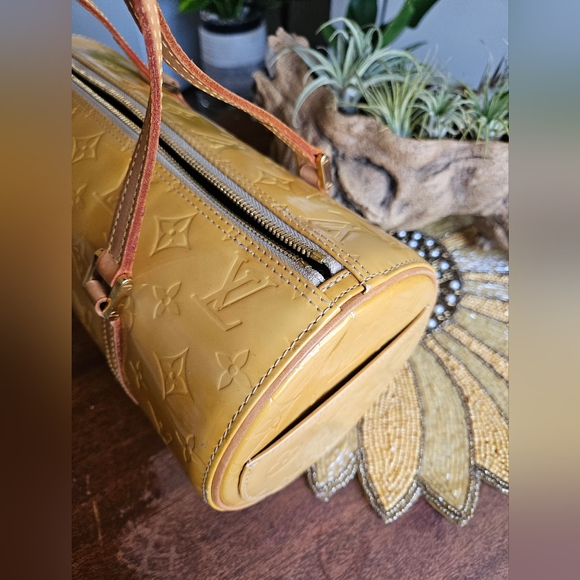 Louis Vuitton Papillion Vernis bag - Picture 10 of 12